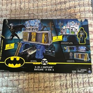 DC 3 in 1 Batcave The Caped Crusher